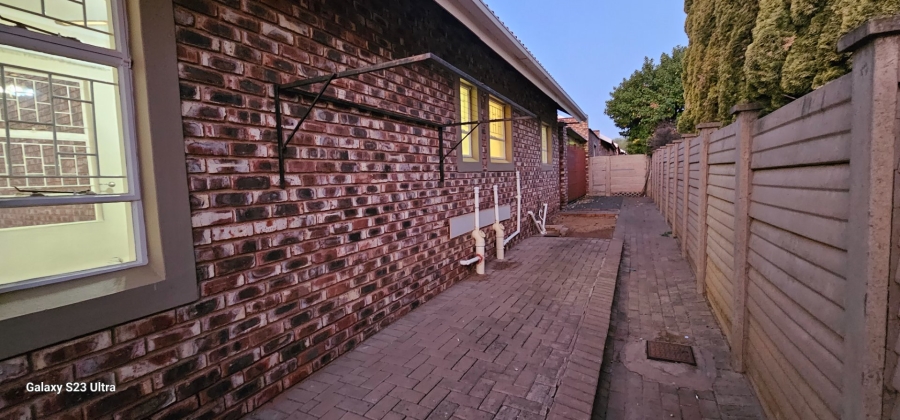 2 Bedroom Property for Sale in Langenhovenpark Free State